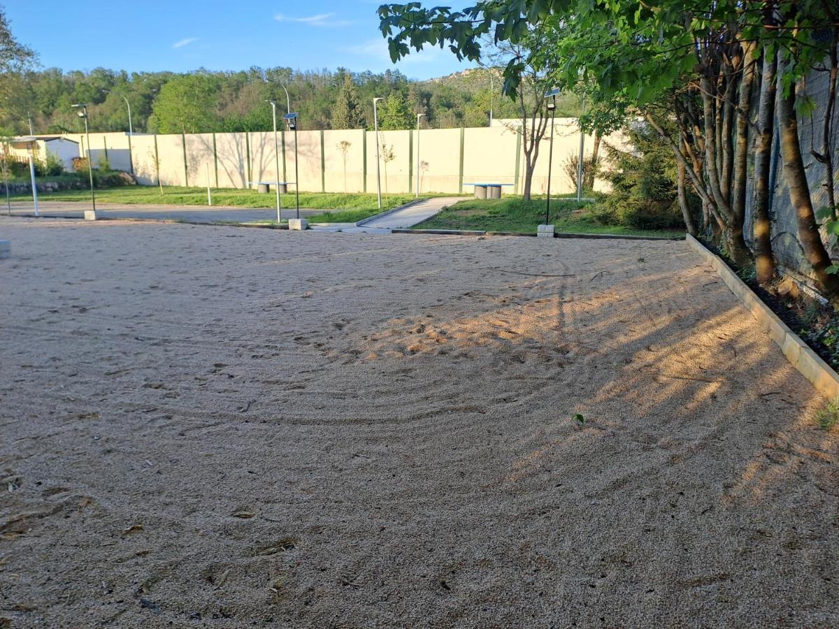 Готель Chalet Pour 5 Personnes Equipe Sur Emplacement Privatif Dans Camping 4 Etoiles Appartenant Et Gere Par Un Particulier Фуа Екстер'єр фото